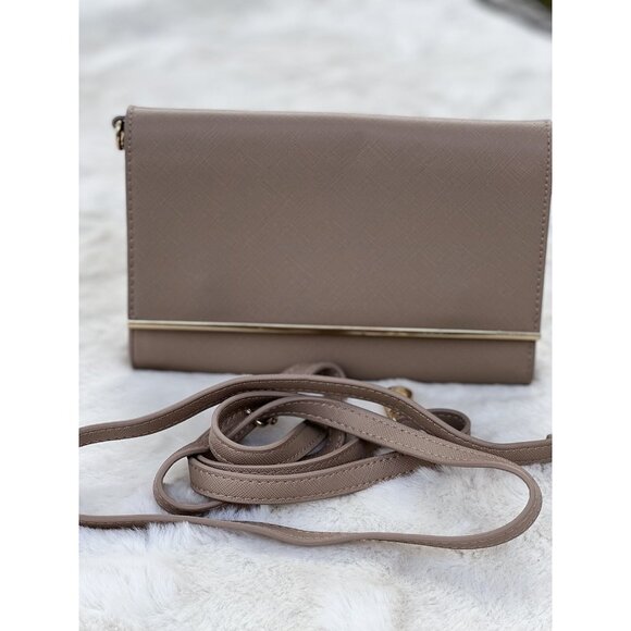 Save The Girls Phone Crossbody w/ Touchscreen Access - Timeless 2.0 bag A399331 - Picture 1 of 6